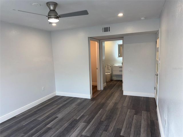 9481 HIGHLAND OAK DRIVE 1611, Tampa, FL 33647