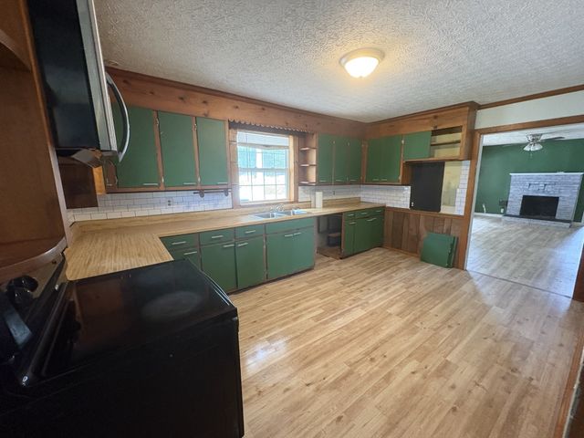 204 Nubia Rd, Westmoreland, TN 37186