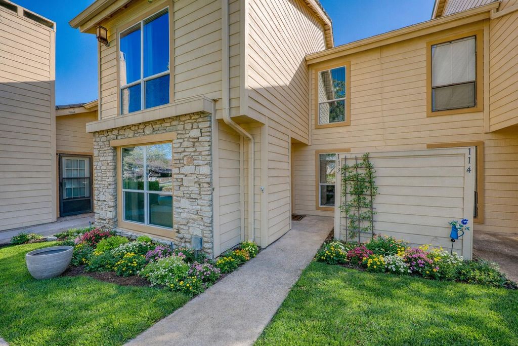 1209 Hi Stirrup 113, Horseshoe Bay, TX 78657