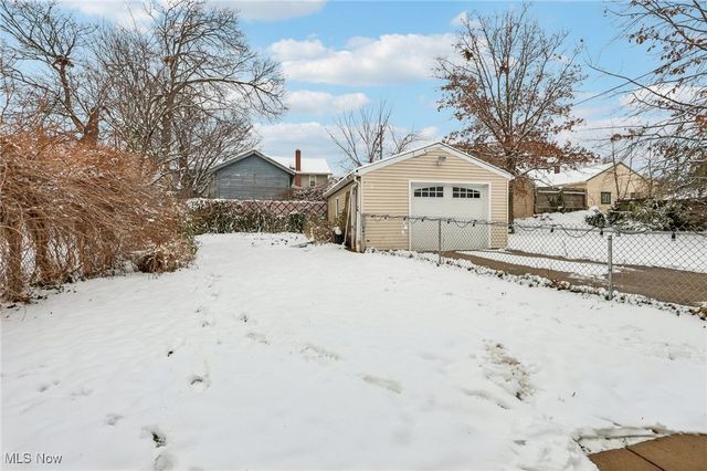 1281 Neptune Avenue, Akron, OH 44301