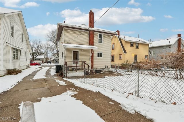 1281 Neptune Avenue, Akron, OH 44301