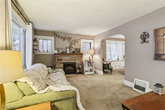 1281 Neptune Avenue, Akron, OH 44301