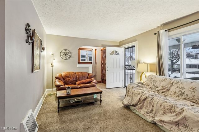 1281 Neptune Avenue, Akron, OH 44301