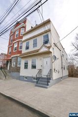 544 S 11th Street, Newark, NJ 07103