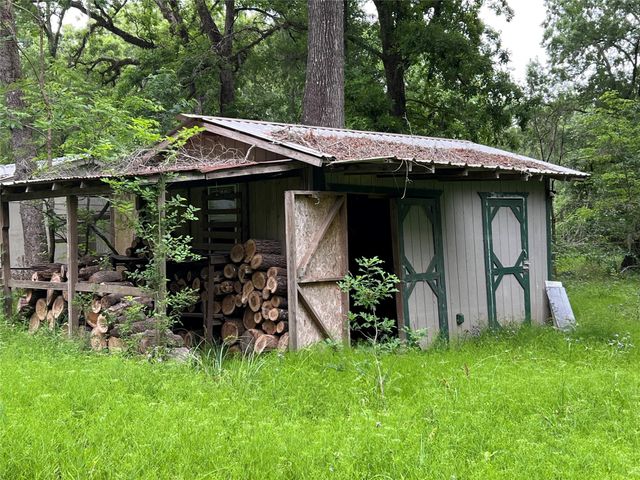 1031 Martinez Street, Coldspring, TX 77331