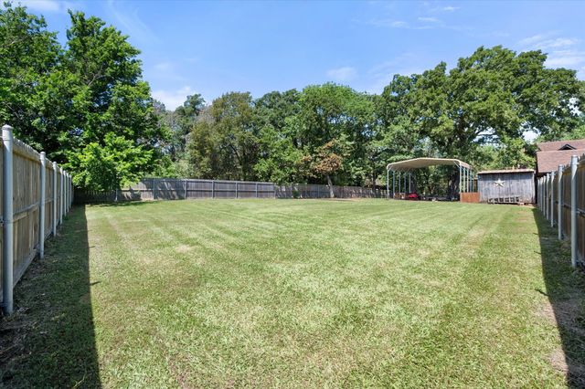 377 Southern Oaks Drive, Streetman, TX 75859