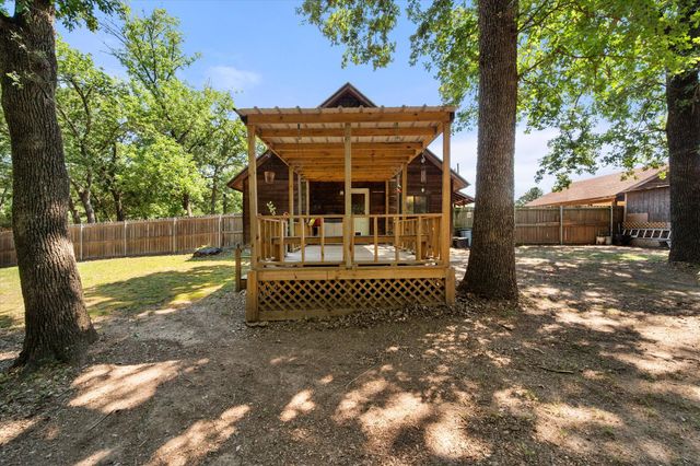 377 Southern Oaks Drive, Streetman, TX 75859