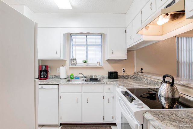 2813 Langley Ave C105, Pensacola, FL 32504