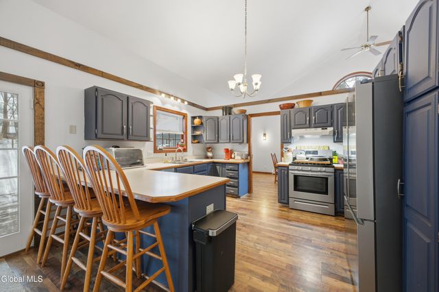 48 Meadow Drive, Queensbury, NY 12804