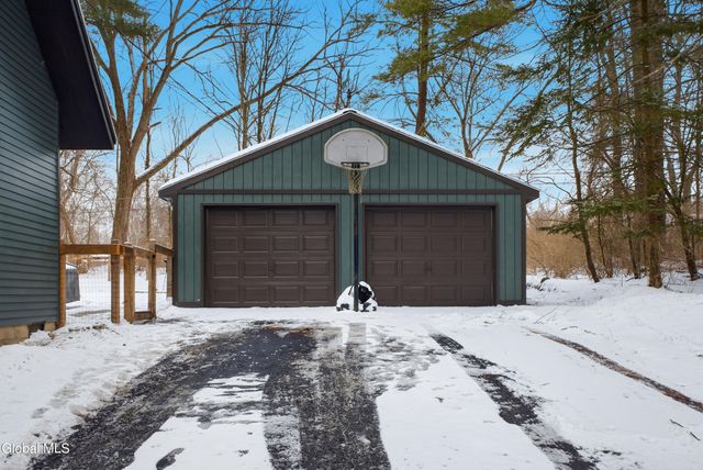 48 Meadow Drive, Queensbury, NY 12804