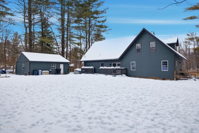 48 Meadow Drive, Queensbury, NY 12804