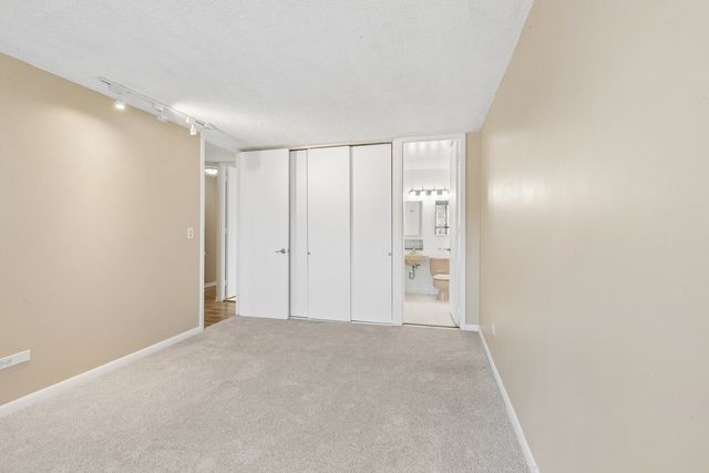 5401 S Hyde Park Boulevard 705, Chicago, IL 60615