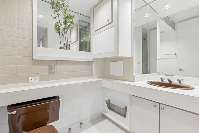 5401 S Hyde Park Boulevard 705, Chicago, IL 60615