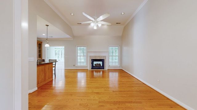 1395 Charleston Ln, Columbia, TN 38401