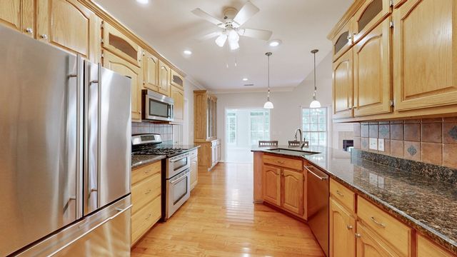1395 Charleston Ln, Columbia, TN 38401