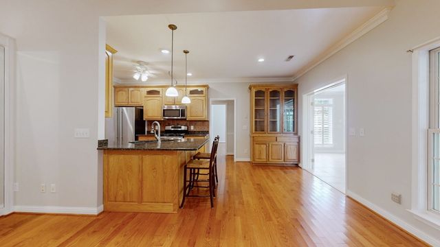 1395 Charleston Ln, Columbia, TN 38401