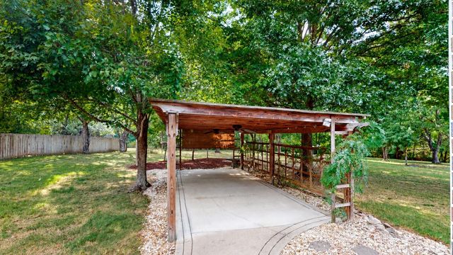 1395 Charleston Ln, Columbia, TN 38401