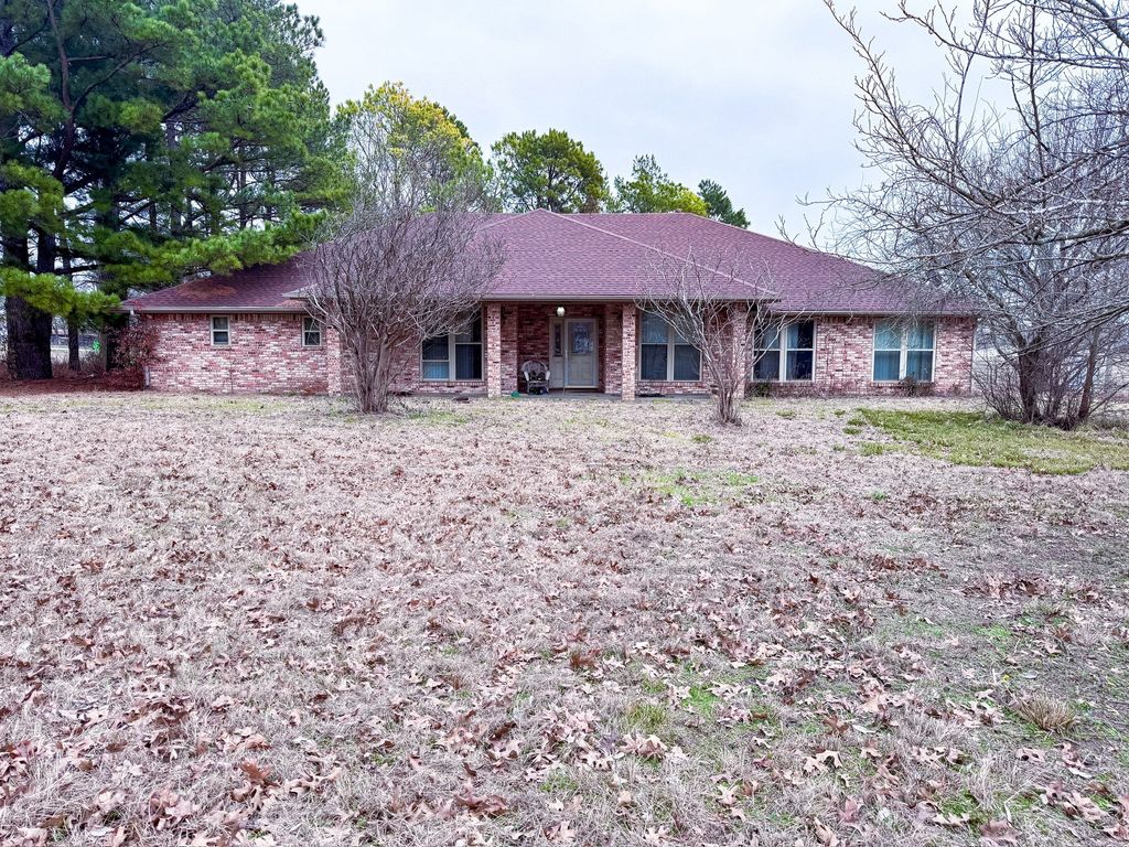 2031 Private Road 1183, Farmersville, TX 75442
