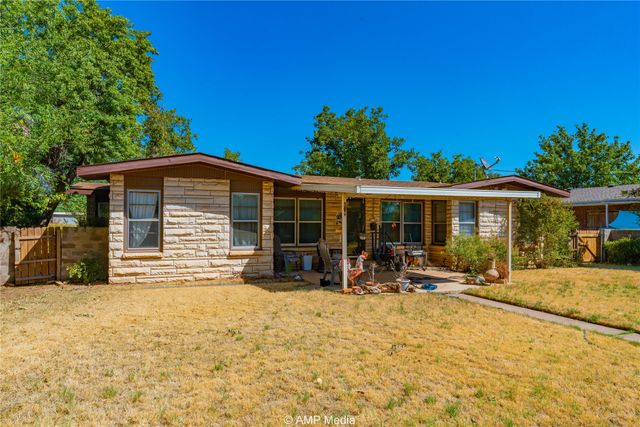 704 E Burnside, Rotan, TX 79546