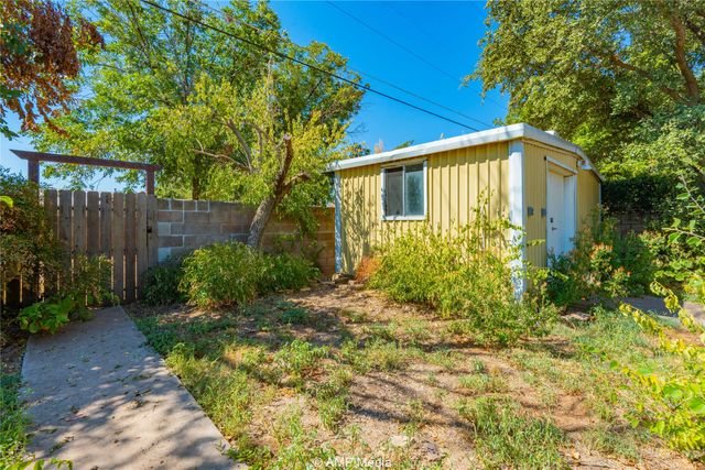 704 E Burnside, Rotan, TX 79546