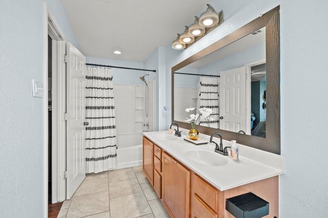 4504 Woodstock DR, Georgetown, TX 78633