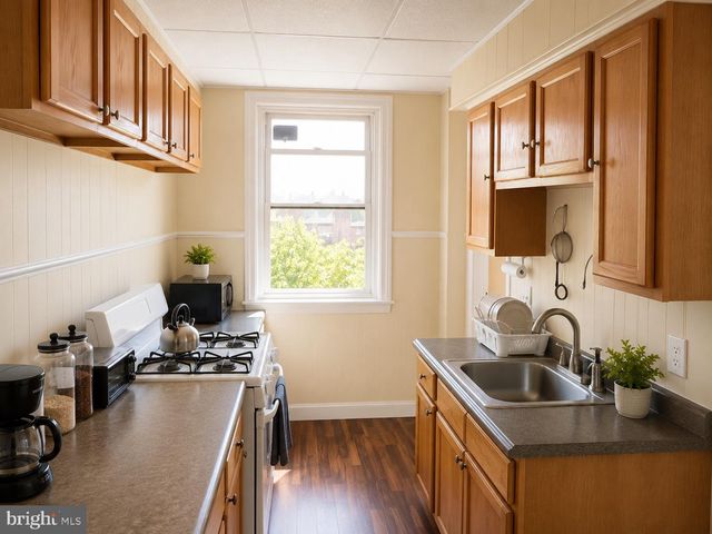 7246 OAKLAND ST, Philadelphia, PA 19149