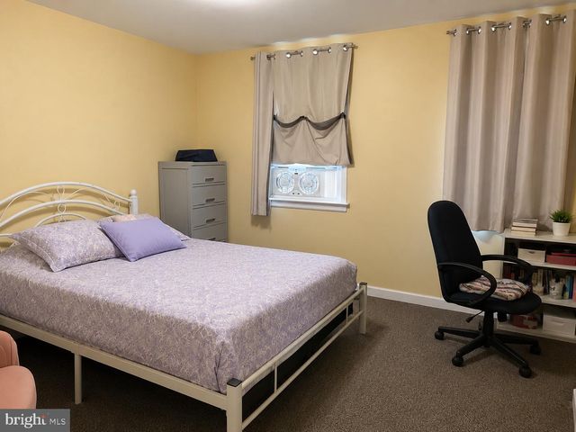 7246 OAKLAND ST, Philadelphia, PA 19149