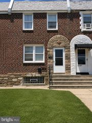 7246 OAKLAND ST, Philadelphia, PA 19149