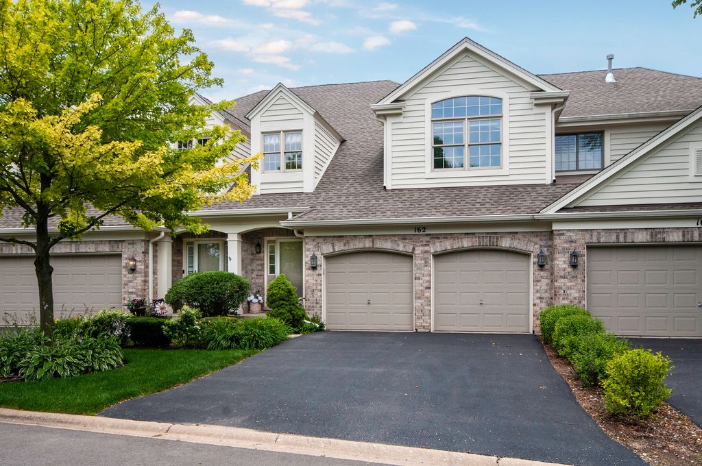 162 Fairway Drive, La Grange, IL 60525