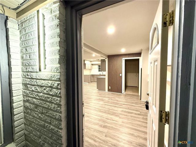 302 Smith ST, Gonzales, TX 78629