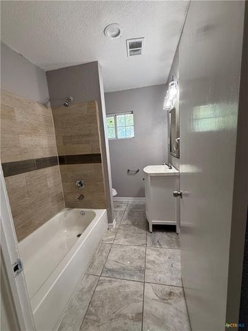 302 Smith ST, Gonzales, TX 78629
