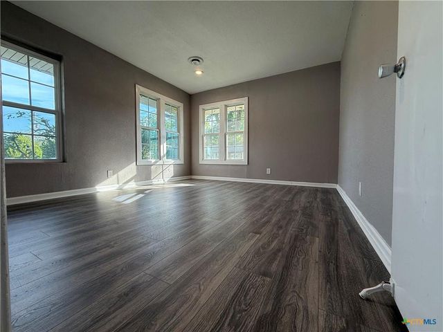 302 Smith ST, Gonzales, TX 78629