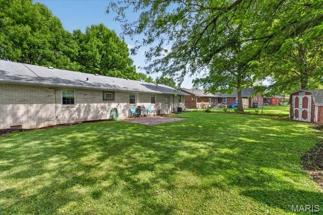 9 Debra Drive, Fairview Heights, IL 62208
