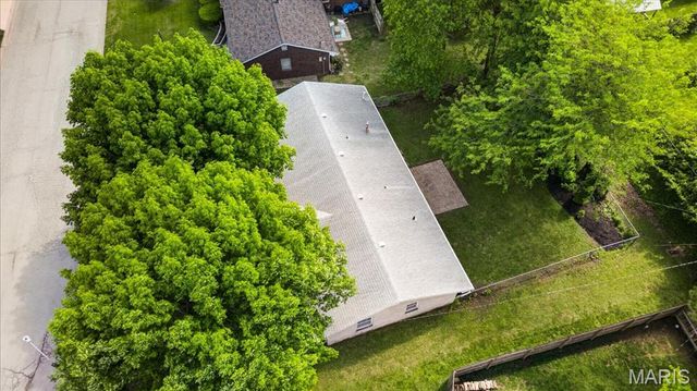 9 Debra Drive, Fairview Heights, IL 62208
