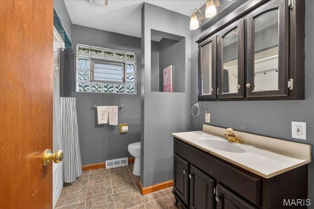 9 Debra Drive, Fairview Heights, IL 62208