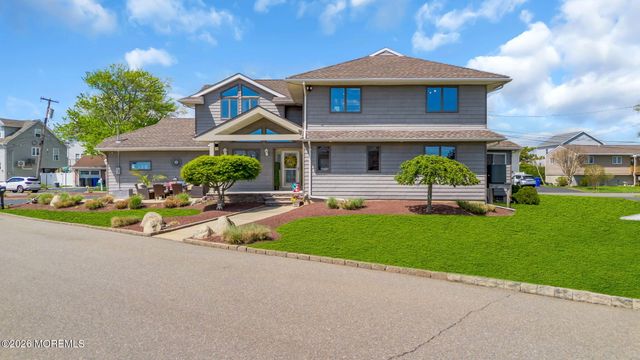 16 Bay Breeze Drive W, Toms River, NJ 08753