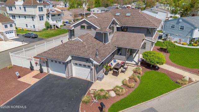 16 Bay Breeze Drive W, Toms River, NJ 08753