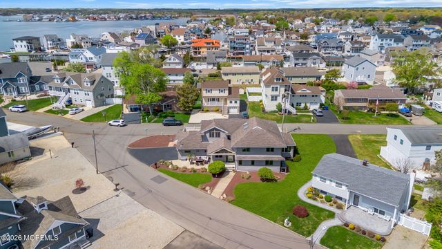 16 Bay Breeze Drive W, Toms River, NJ 08753