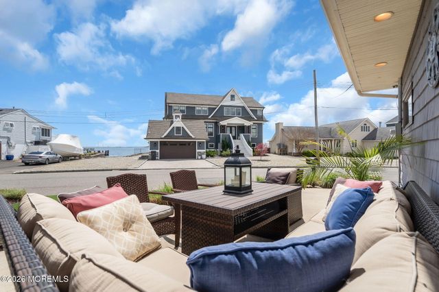 16 Bay Breeze Drive W, Toms River, NJ 08753