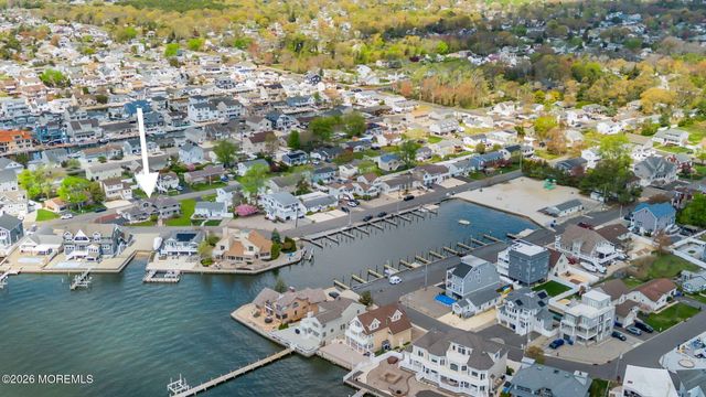 16 Bay Breeze Drive W, Toms River, NJ 08753