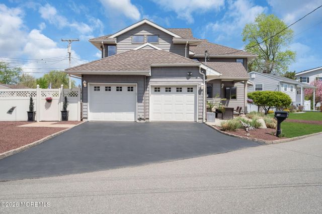 16 Bay Breeze Drive W, Toms River, NJ 08753