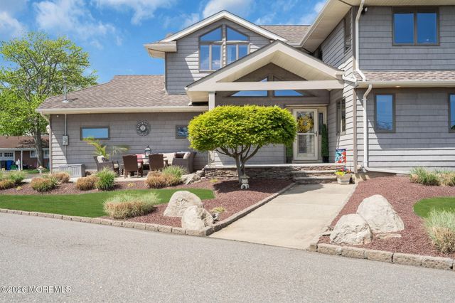 16 Bay Breeze Drive W, Toms River, NJ 08753