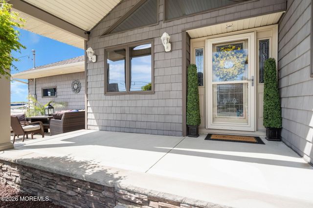 16 Bay Breeze Drive W, Toms River, NJ 08753
