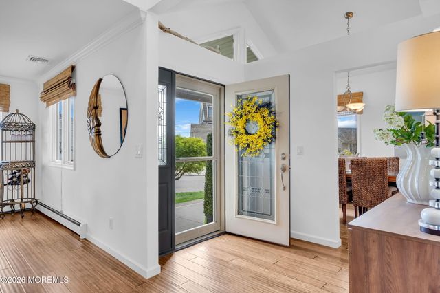 16 Bay Breeze Drive W, Toms River, NJ 08753