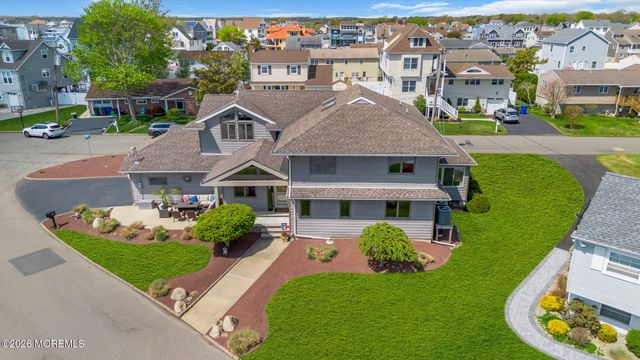 16 Bay Breeze Drive W, Toms River, NJ 08753