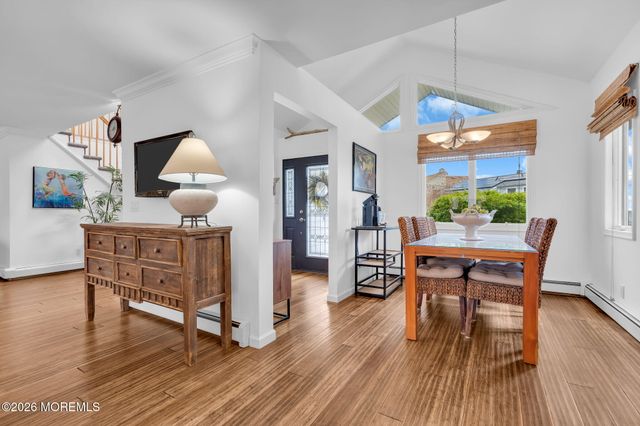 16 Bay Breeze Drive W, Toms River, NJ 08753