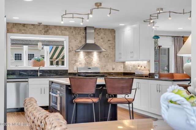 16 Bay Breeze Drive W, Toms River, NJ 08753