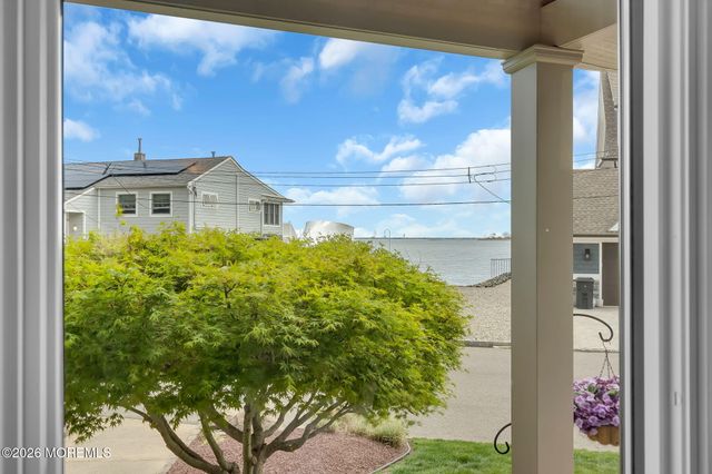 16 Bay Breeze Drive W, Toms River, NJ 08753