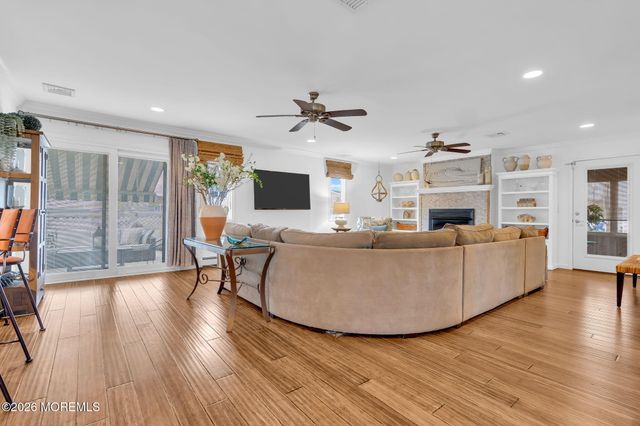 16 Bay Breeze Drive W, Toms River, NJ 08753