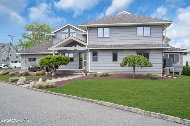 16 Bay Breeze Drive W, Toms River, NJ 08753